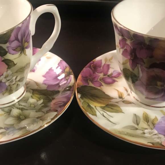 China Tea Set 2 Cups And 2 Saucers Flower Pattern VGC - Picture 2 of 6